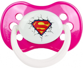 El logotipo de Superman rompe la pared: la clásica punta anatómica tetina de color rosa oscuro