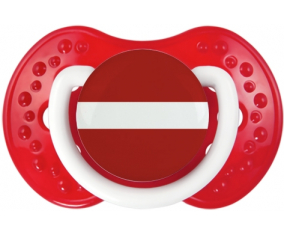 La bandera de Letonia lovi dynamic clásico rojo blanco